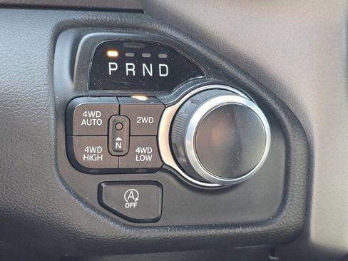 Used 2021 RAM 1500 Big Horn AWD/4WD image 3