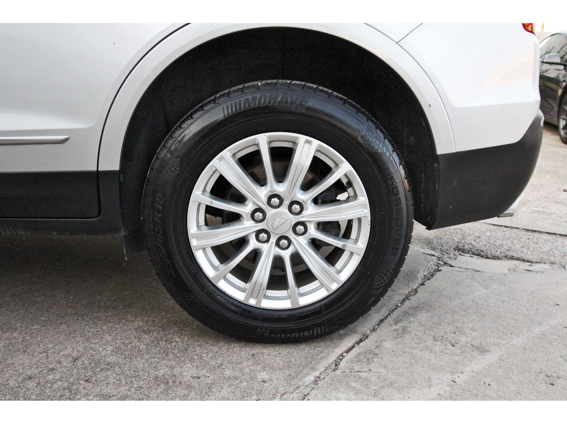 Used 2018 Cadillac XT5 FWD image 32