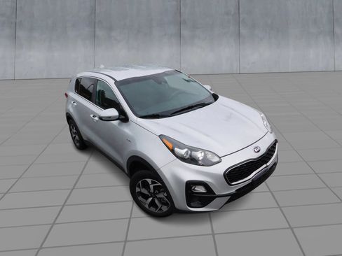 Used 2020 Kia Sportage LX w/ LX Popular Package AWD/4WD image 2