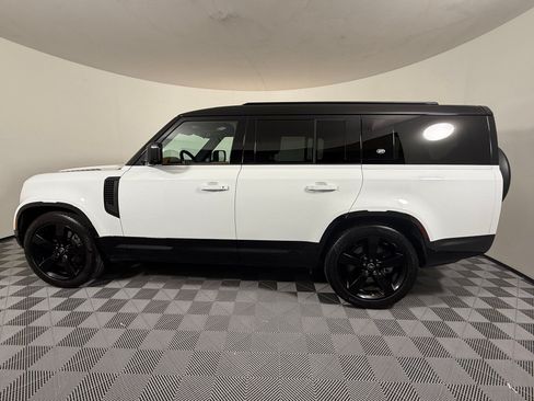 Used 2024 Land Rover Defender 130 X-Dynamic SE AWD/4WD image 2