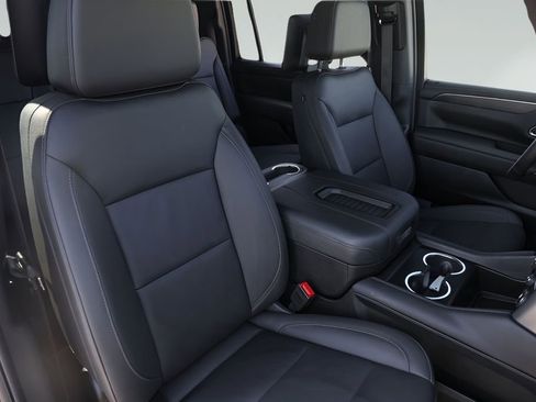 Used 2024 Chevrolet Suburban Z71 w/ Z71 Off-Road Package image 34