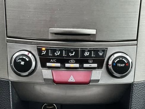 Used 2010 Subaru Outback 2.5i Premium image 11