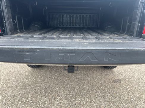 Used 2017 Nissan Titan SV AWD/4WD image 31