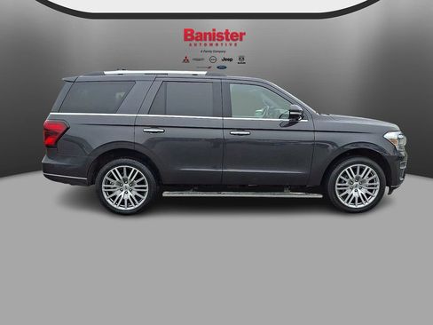 Used 2024 Ford Expedition Limited image 7