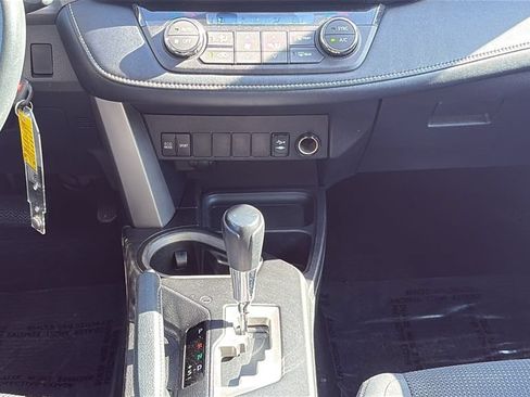 Used 2016 Toyota RAV4 XLE FWD image 19