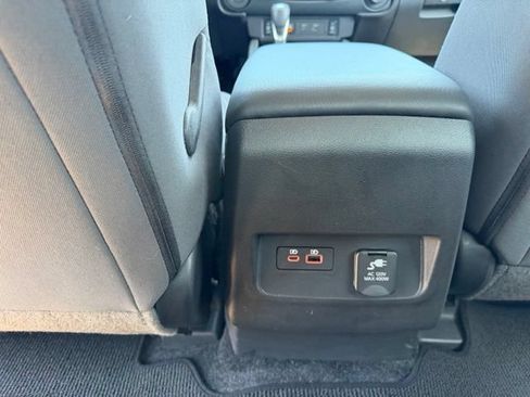 Used 2023 Nissan Frontier SV w/ SV Convenience Package RWD image 14