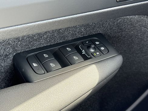 New 2026 Volvo XC40 B5 Plus w/ Protection Package Premier image 18