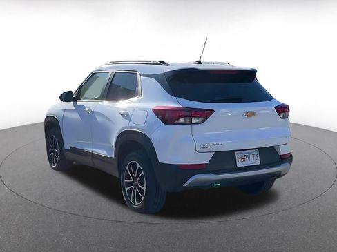 Used 2025 Chevrolet TrailBlazer LT w/ Driver Confidence Package image 11