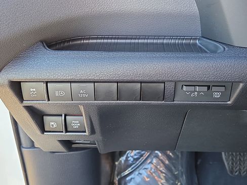 Certified 2024 Toyota Sienna XSE image 26