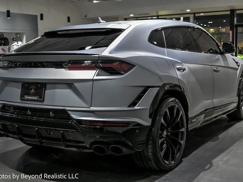 Used 2023 Lamborghini Urus S image 11