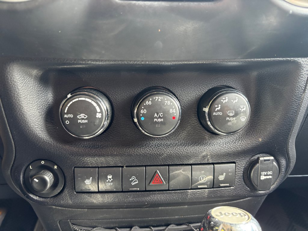 Used 2014 Jeep Wrangler Sahara w/ Connectivity Group AWD/4WD image 28