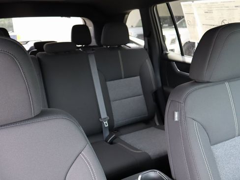 New 2025 GMC Acadia Elevation image 25