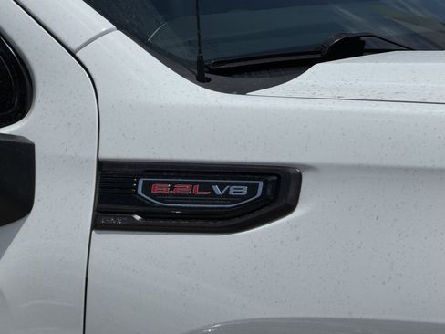 Used 2025 GMC Sierra 1500 AT4X image 5