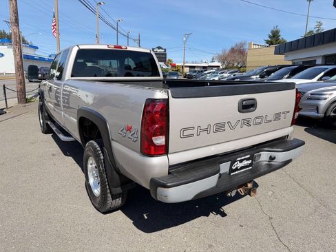 Used 2004 Chevrolet Silverado 2500 W/T w/ Heavy-Duty Power Package AWD/4WD image 5