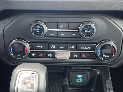 New 2025 Ford Bronco Outer Banks image 14