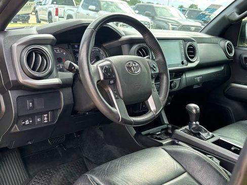 Used 2023 Toyota Tacoma TRD Off-Road AWD/4WD image 11
