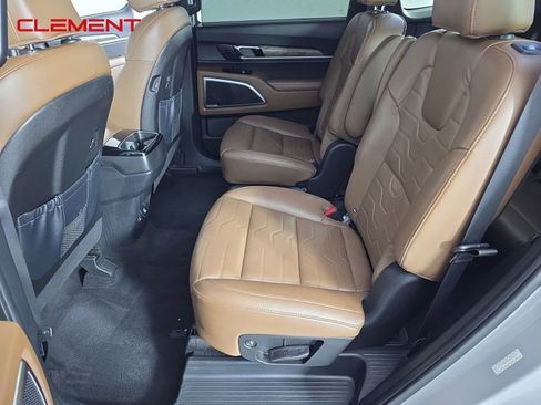 Used 2022 Kia Telluride SX w/ SX Prestige Package image 32