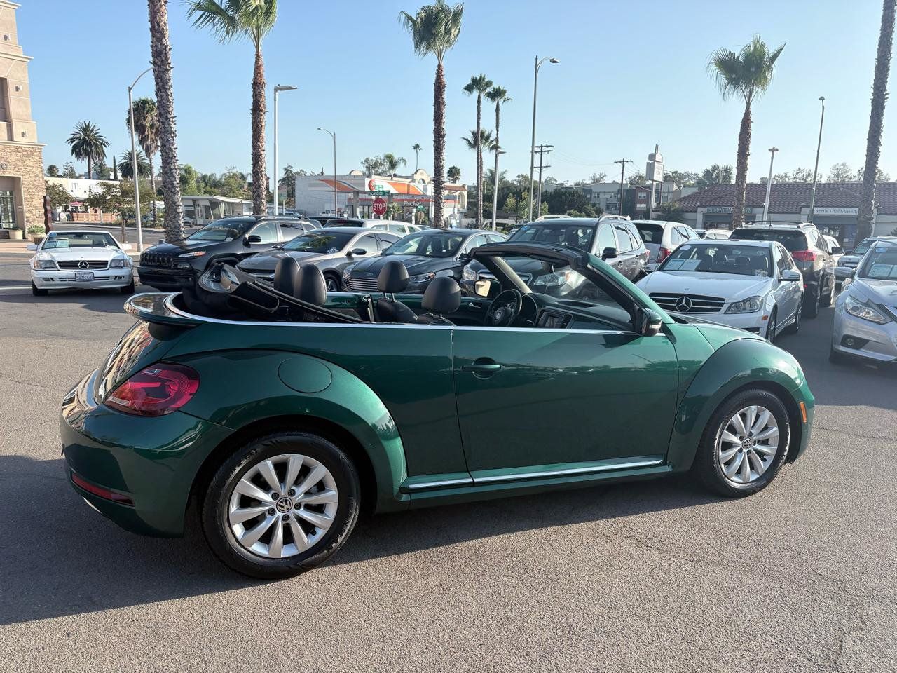 Used 2017 Volkswagen Beetle 1.8T S FWD image 17