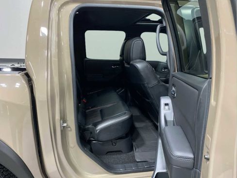 Used 2022 Nissan Frontier PRO-4X w/ Pro-4X Premium Package image 26