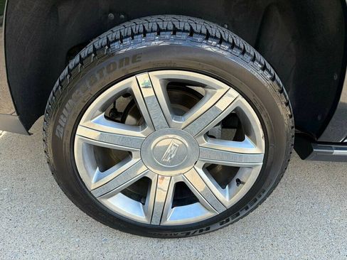 Used 2019 Cadillac Escalade ESV Premium Luxury AWD/4WD image 38