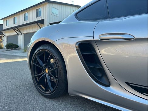 Used 2017 Porsche 718 Cayman RWD image 50