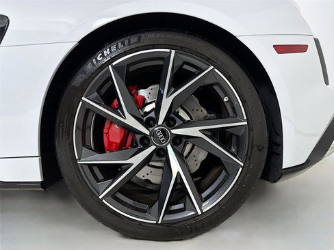 Used 2021 Audi R8 V10 w/ Premium Package image 34