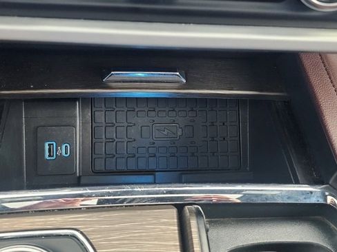 Used 2024 Ford Expedition Limited image 41