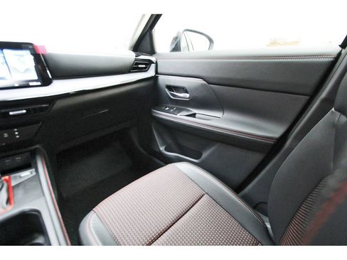 New 2026 Nissan Kicks SR FWD image 8