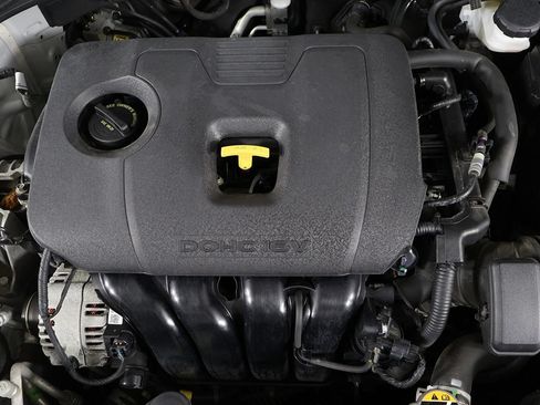 Used 2020 Hyundai Elantra SEL FWD image 15