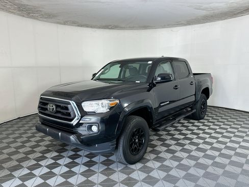 Used 2022 Toyota Tacoma SR5 RWD image 7