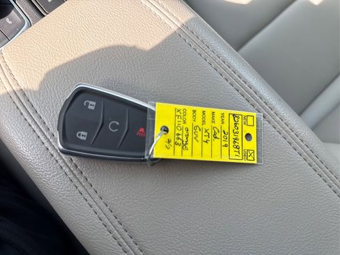 Used 2019 Cadillac XT4 Luxury w/ Cold Weather Package AWD/4WD image 38