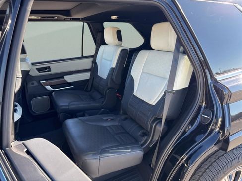 Used 2023 Toyota Sequoia Capstone image 27