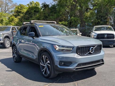 Used 2021 Volvo XC40 T5 R-Design w/ Climate Package image 4