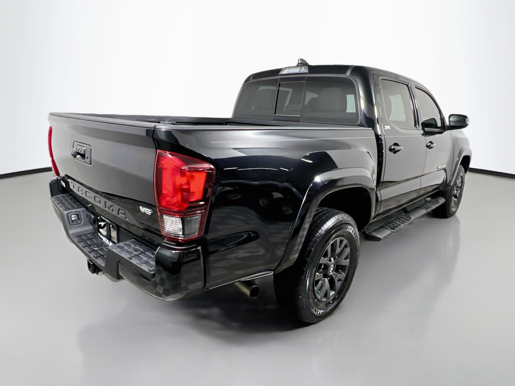 Used 2023 Toyota Tacoma SR5 w/ Technology Package RWD image 4