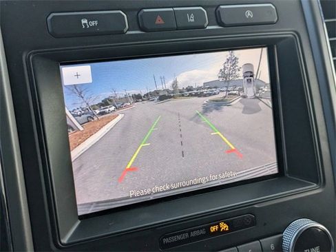 Used 2021 Ford Expedition XLT image 27