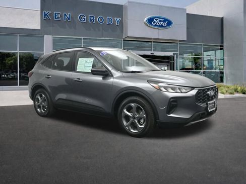 Used 2025 Ford Escape ST-Line w/ Equipment Group 301A image 1