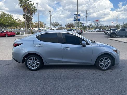 Used 2017 Toyota Yaris iA image 5