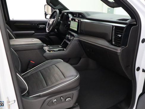 Used 2024 GMC Sierra 2500 AT4X image 31