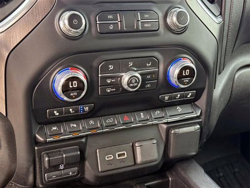 Used 2019 GMC Sierra 1500 AT4 w/ AT4 Premium Package image 24