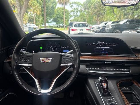 Used 2022 Cadillac Escalade ESV Premium Luxury AWD/4WD image 27