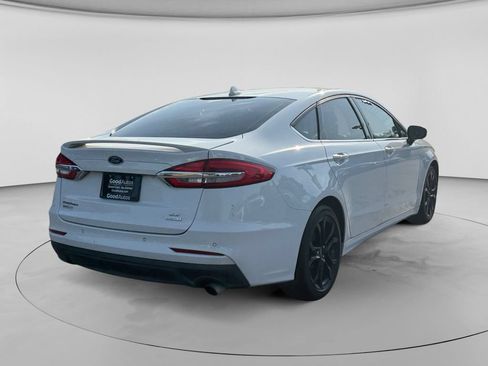 Used 2020 Ford Fusion SE w/ Equipment Group 151A FWD image 9