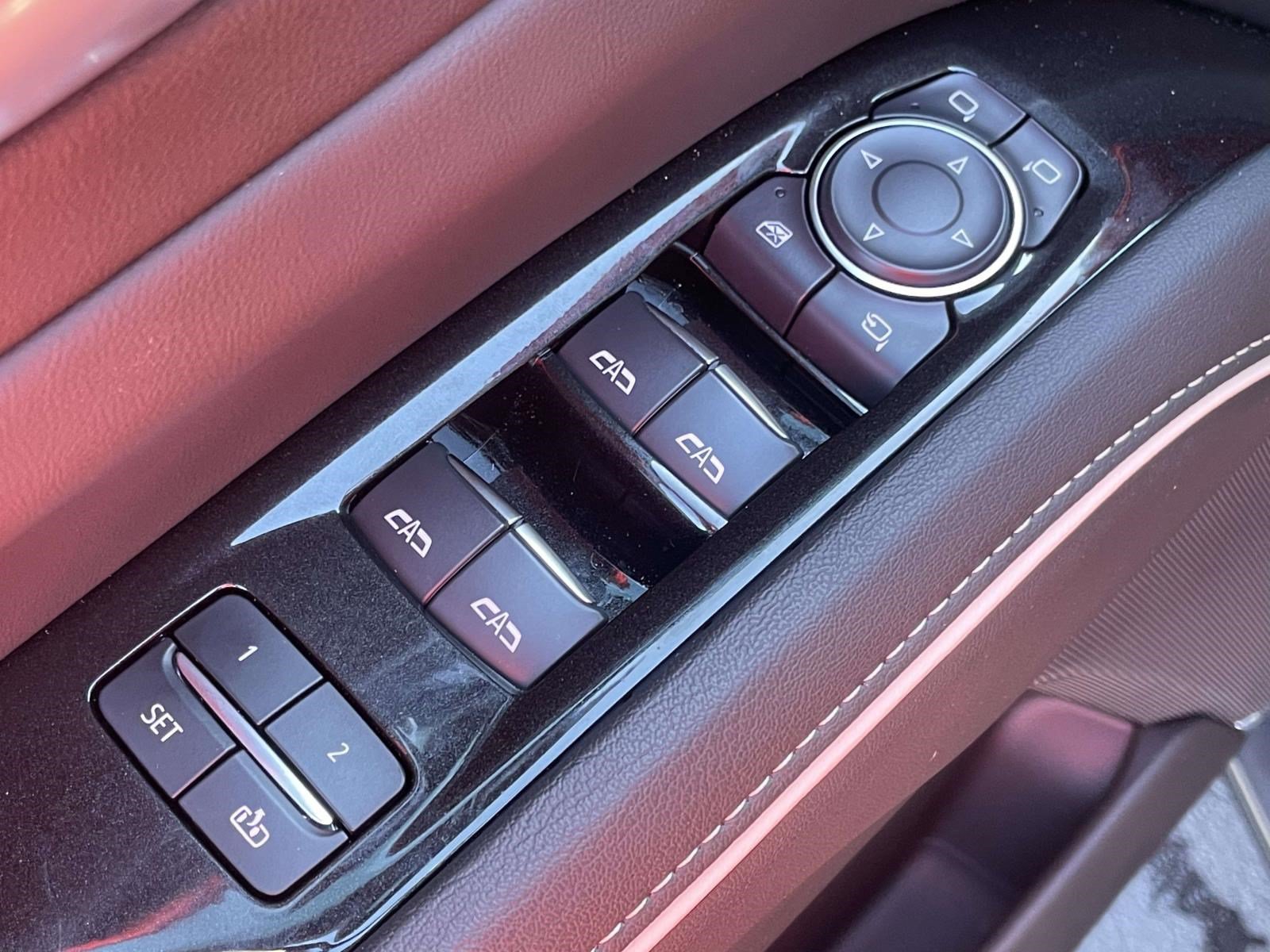 Used 2024 Cadillac Escalade Premium Luxury w/ LPO, Floor Liner Package AWD/4WD image 19