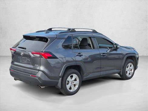 Used 2019 Toyota RAV4 XLE w/ Convenience Package FWD image 5