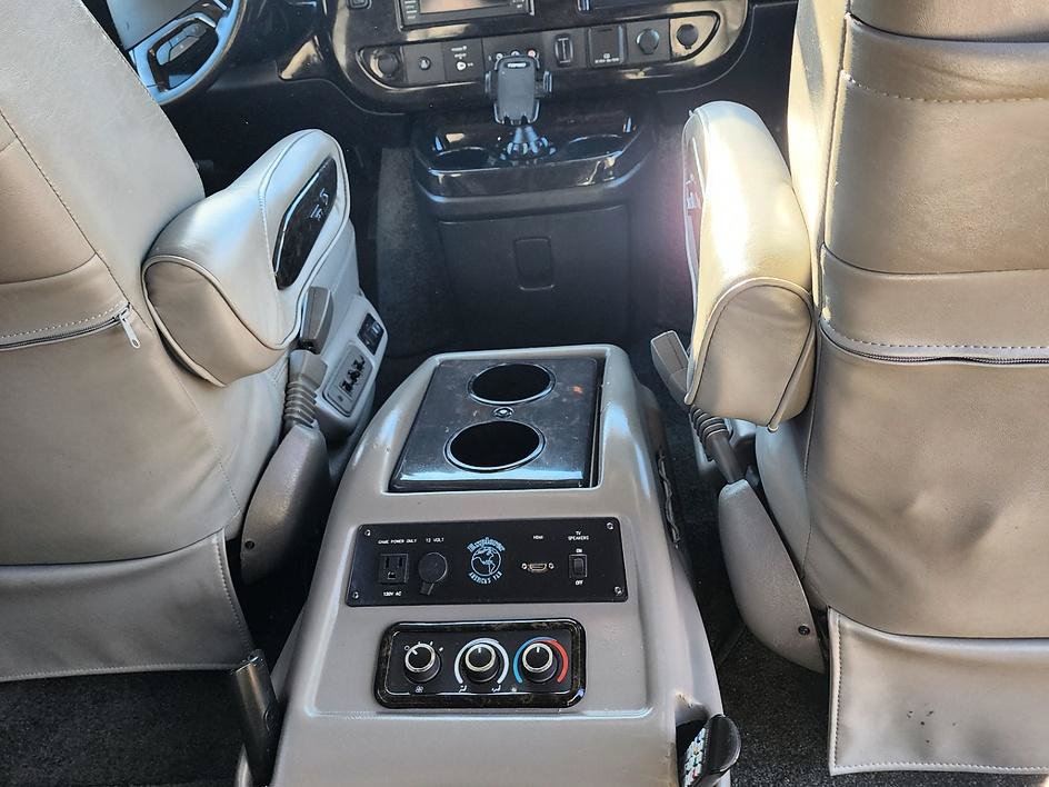 Used 2017 GMC Savana 2500 Extended RWD image 8
