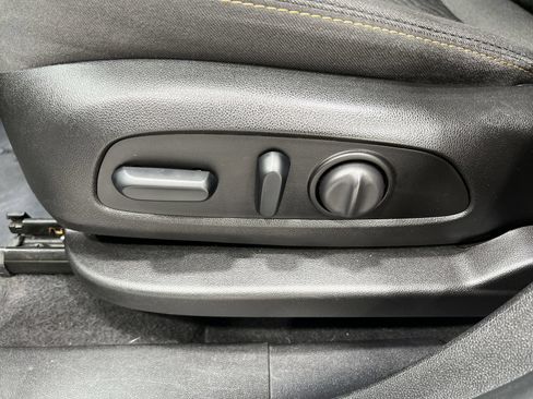 Used 2019 Chevrolet Equinox LT AWD/4WD image 12