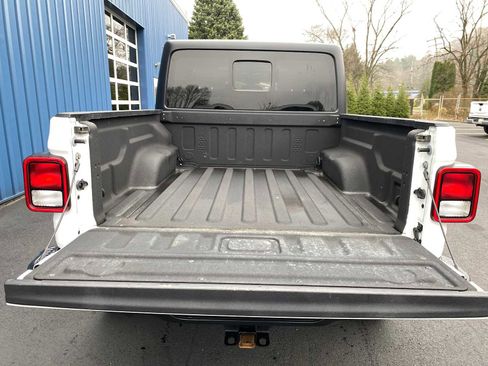 Used 2022 Jeep Gladiator Sport image 33