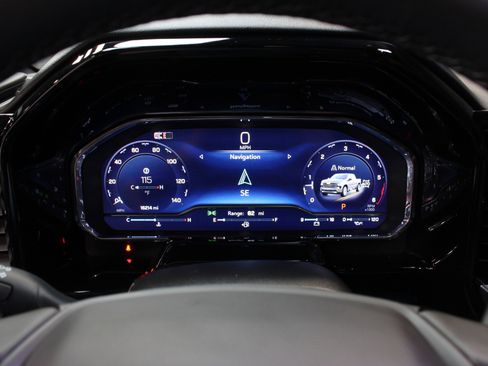 Used 2025 Chevrolet Silverado 1500 High Country w/ High Country Premium Package AWD/4WD image 73