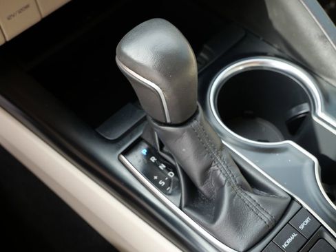 Used 2019 Toyota Camry XLE w/ Driver Assist Package image 25