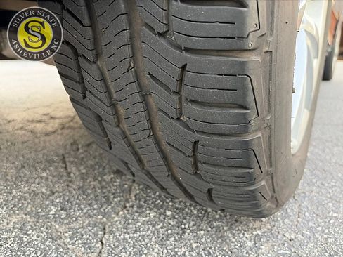 Used 2016 Volvo XC90 T6 Momentum w/ Protection Package Plus image 10