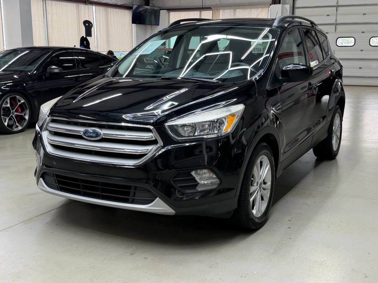 Used 2018 Ford Escape SE FWD image 5